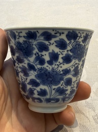 Nine Chinese blue and white cups and 12 saucers, Kangxi