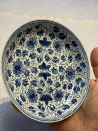 Nine Chinese blue and white cups and 12 saucers, Kangxi