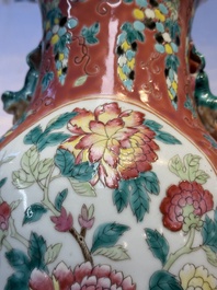 Two Chinese famille rose vases, two jars, a 'Lions' covered teapot and a Buddha, signed Mao Zirong 毛子榮 and Liu Jishun 劉吉順, 19/20th C.