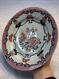 Four Chinese famille rose plates and a dish with floral design, Yongzheng/Qianlong