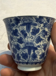 Nine Chinese blue and white cups and 12 saucers, Kangxi