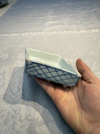 A rare Chinese blue and white Ko-Sometsuke lozenge-shaped inscribed tray for the Japanese market, Tianqi