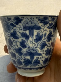 Nine Chinese blue and white cups and 12 saucers, Kangxi