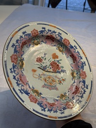 15 Chinese famille rose and Imari-style wares, Kangxi/Qianlong