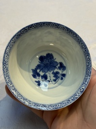 Nine Chinese blue and white cups and 12 saucers, Kangxi