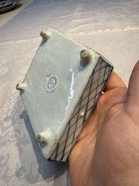 A rare Chinese blue and white Ko-Sometsuke lozenge-shaped inscribed tray for the Japanese market, Tianqi