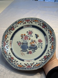 15 Chinese famille rose and Imari-style wares, Kangxi/Qianlong