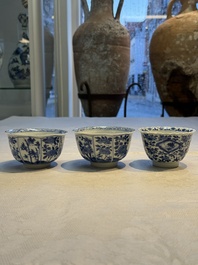 Nine Chinese blue and white cups and 12 saucers, Kangxi
