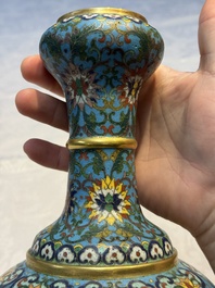 A fine Chinese cloisonn&eacute; garlic-mouth bottle vase with Arabic inscription, Qianlong mark, 20th C.