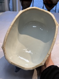 A Chinese blue and white dish, tureen and stand with floral design, Qianlong