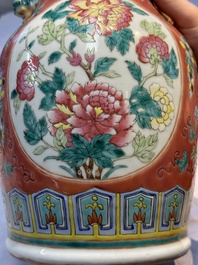 Two Chinese famille rose vases, two jars, a 'Lions' covered teapot and a Buddha, signed Mao Zirong 毛子榮 and Liu Jishun 劉吉順, 19/20th C.