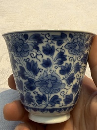 Nine Chinese blue and white cups and 12 saucers, Kangxi