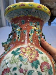 Two Chinese famille rose vases, two jars, a 'Lions' covered teapot and a Buddha, signed Mao Zirong 毛子榮 and Liu Jishun 劉吉順, 19/20th C.