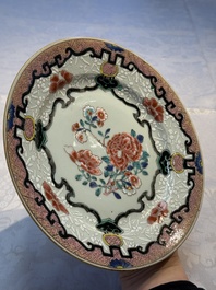 Four Chinese famille rose plates and a dish with floral design, Yongzheng/Qianlong