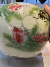 Two Chinese famille rose vases, two jars, a 'Lions' covered teapot and a Buddha, signed Mao Zirong 毛子榮 and Liu Jishun 劉吉順, 19/20th C.