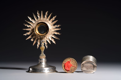 A silver 'Sunburst' reliquary monstrance with a sealed relic of the Cross, Flanders or France, 18th C.