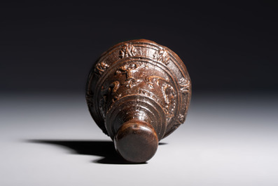 A cast bronze table bell, inscribed 'Lof God van Al', The Netherlands, 17/18th C.