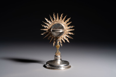 A silver 'Sunburst' reliquary monstrance with a sealed relic of the Cross, Flanders or France, 18th C.