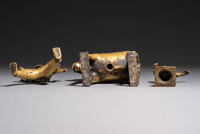 Two Indian bronze figures and two repouss&eacute; copper-alloy plaques, 18/19th C.