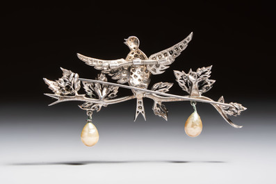 Roger Jean Pierre (ca. 1910 -1984) for Christian Dior: A rare silver 'En Tremblant' bird brooch with enamel, paste and glass pearls, 1958