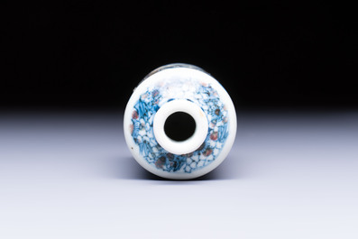 A fine Chinese blue, white and copper-red 'Kai Feng Fu 開封府' snuff bottle, Yongzheng mark, 19th C.