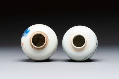 A Chinese blue and white covered jar and two polychrome-decorated jarlets with wooden covers, 18/19th C.