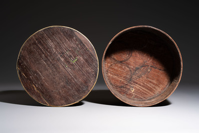 Two Vietnamese mother-of-pearl-inlaid wooden trays and a circular box and cover, 19th C.