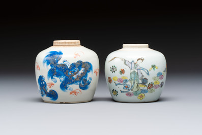 A Chinese blue and white covered jar and two polychrome-decorated jarlets with wooden covers, 18/19th C.