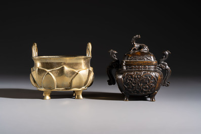 Two Chinese bronze censers and an oil lamp, Xuande and Jin Chun Yuan 金椿源 mark, 19/20th C.