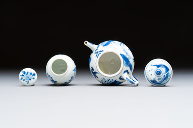 A Chinese blue and white covered tea caddy and a covered teapot with ducks, Kangxi