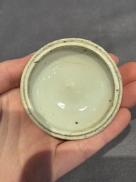 A large collection of 152 pieces, mainly Chinese porcelain covers, Kangxi and later