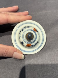 A large collection of 152 pieces, mainly Chinese porcelain covers, Kangxi and later