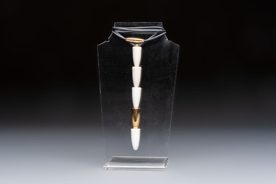 A Vhernier 'Calla' pendant necklace, 18kt gold and Kogolong, Italy, 21st C.