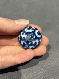 A large collection of 152 pieces, mainly Chinese porcelain covers, Kangxi and later