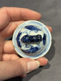 A large collection of 152 pieces, mainly Chinese porcelain covers, Kangxi and later