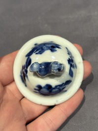 A large collection of 152 pieces, mainly Chinese porcelain covers, Kangxi and later