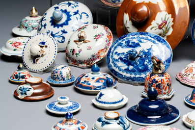 A large collection of 47 Chinese covers and lids, 18/20th C.