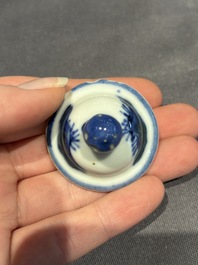 A large collection of 152 pieces, mainly Chinese porcelain covers, Kangxi and later