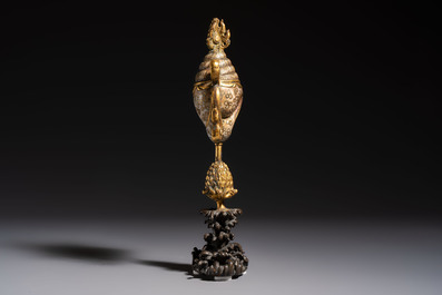A Chinese parcel-gilt cloisonn&eacute; and bronze 'Conch Shell' Buddhist emblem, 18/19th C.