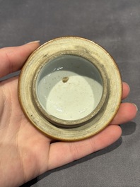 A large collection of 152 pieces, mainly Chinese porcelain covers, Kangxi and later