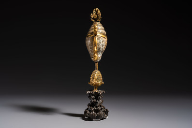 A Chinese parcel-gilt cloisonn&eacute; and bronze 'Conch Shell' Buddhist emblem, 18/19th C.