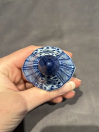 A large collection of 152 pieces, mainly Chinese porcelain covers, Kangxi and later