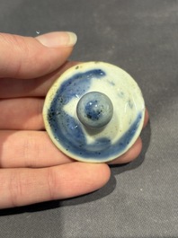 A large collection of 152 pieces, mainly Chinese porcelain covers, Kangxi and later