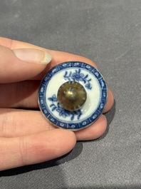 A large collection of 152 pieces, mainly Chinese porcelain covers, Kangxi and later