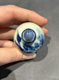 A large collection of 152 pieces, mainly Chinese porcelain covers, Kangxi and later