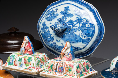 A large collection of 47 Chinese covers and lids, 18/20th C.