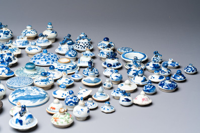 A large collection of 152 pieces, mainly Chinese porcelain covers, Kangxi and later