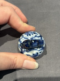 A large collection of 152 pieces, mainly Chinese porcelain covers, Kangxi and later