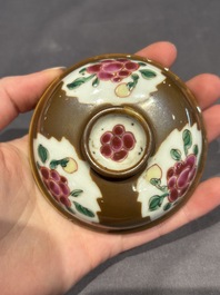 A large collection of 152 pieces, mainly Chinese porcelain covers, Kangxi and later