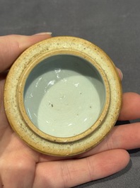 A large collection of 152 pieces, mainly Chinese porcelain covers, Kangxi and later